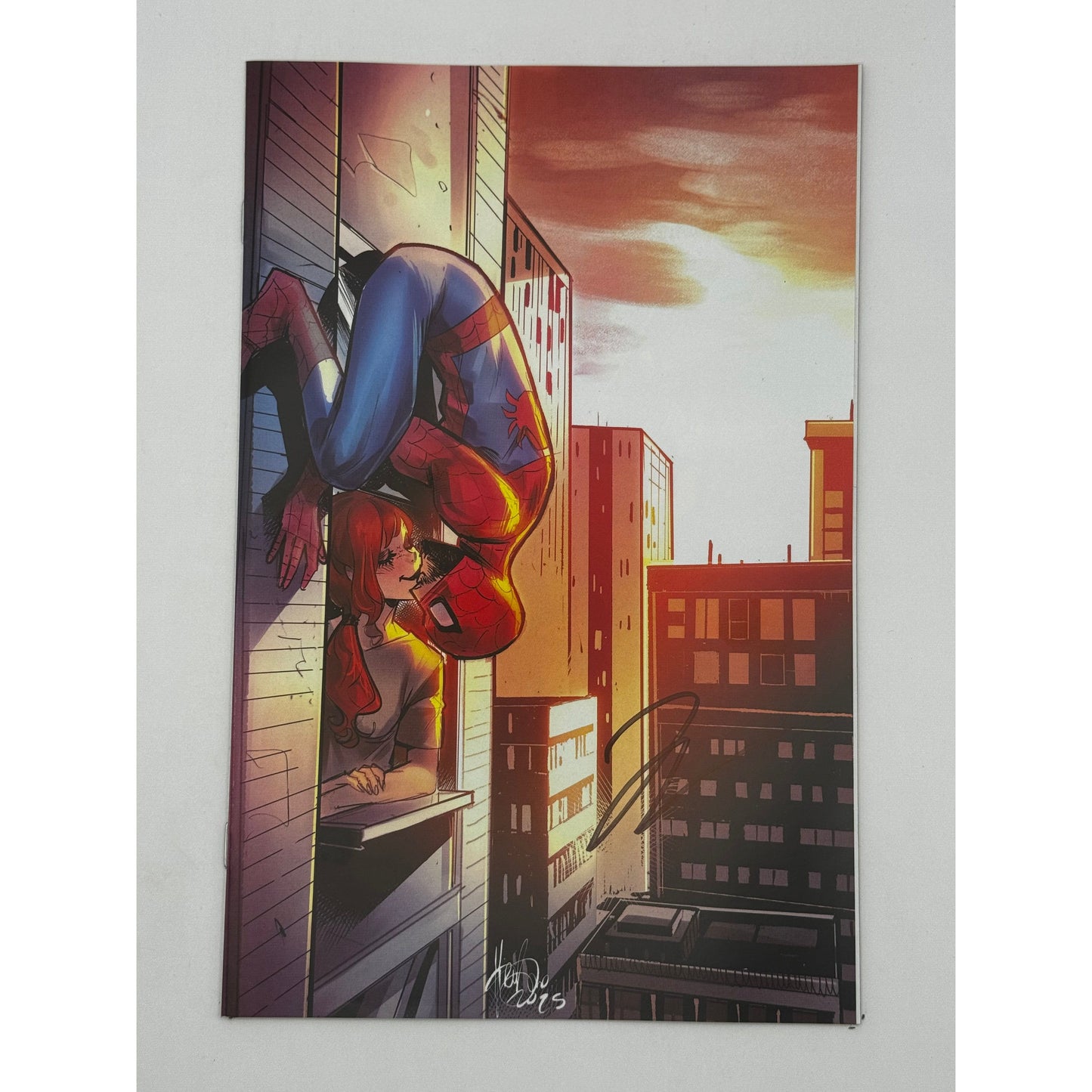 [Signed by Hickman] Ultimate Spider-Man #14 Virgin Unknown Comics Andolfo Exclusive Var [INST]