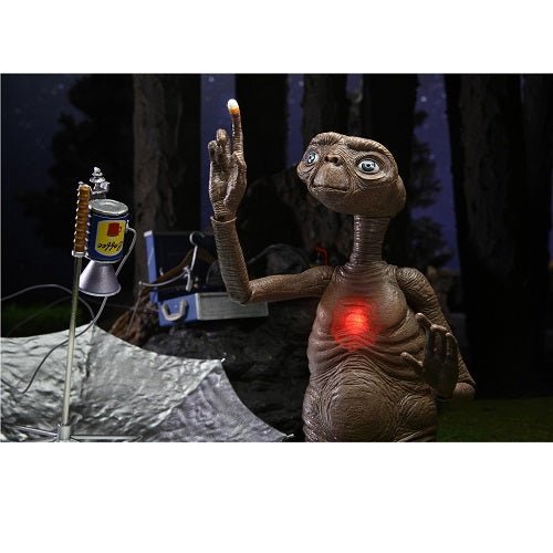 NECA E.T. 40Th Anniversary Deluxe 7-Inch Scale Action Figure