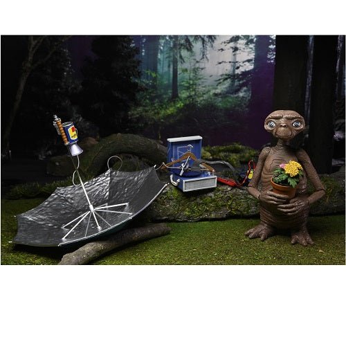 NECA E.T. 40Th Anniversary Deluxe 7-Inch Scale Action Figure